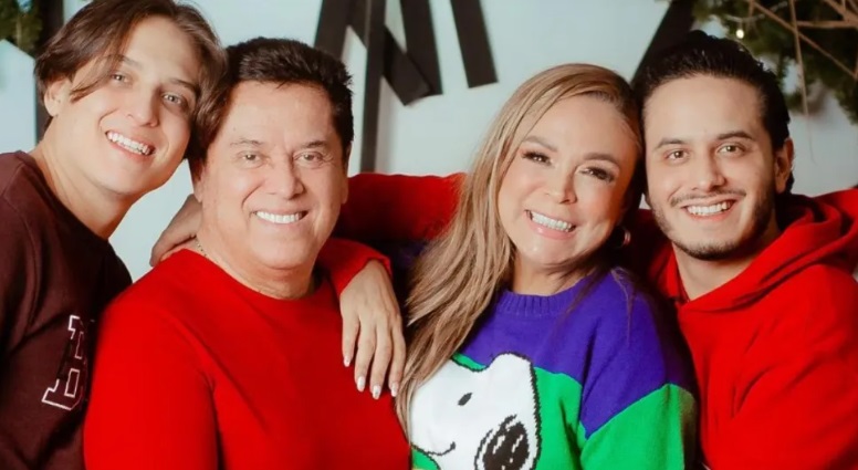 Mario Bezares y su amada familia