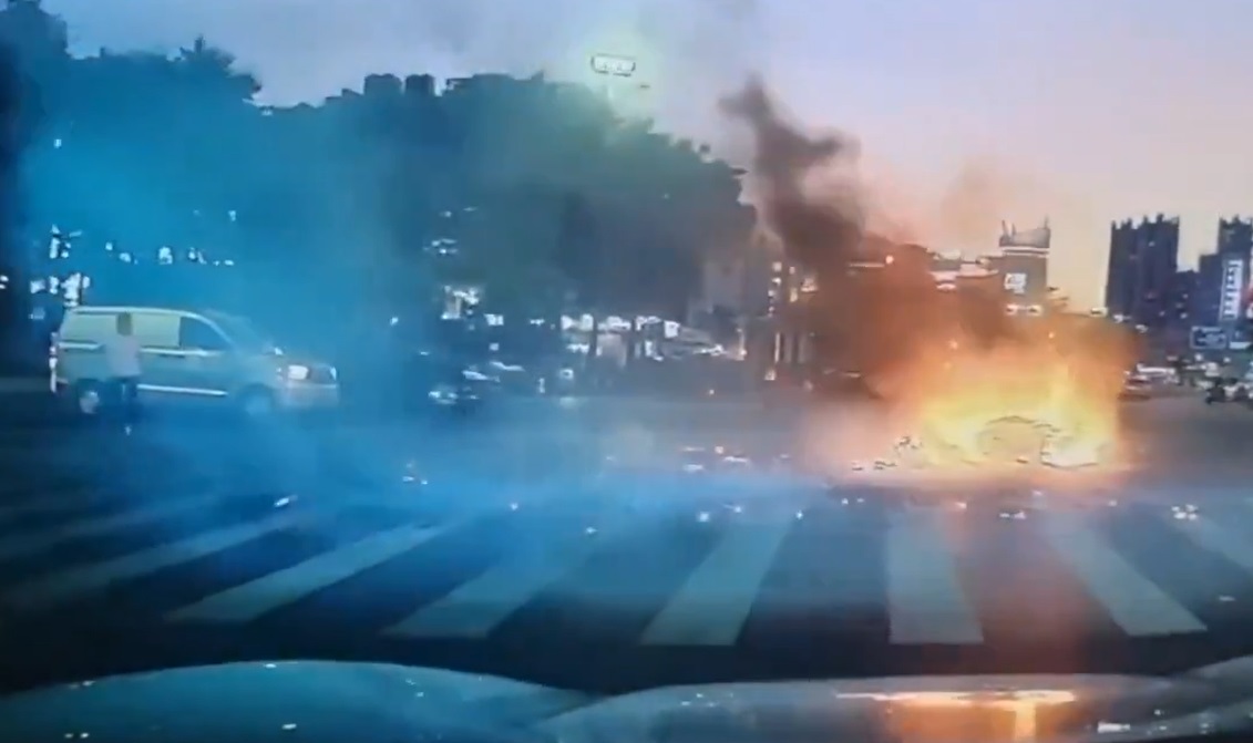 Video de explosión de motocicleta eléctrica