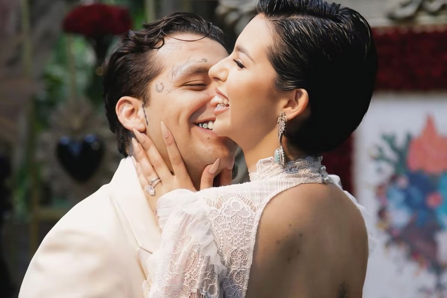 Revelan foto inédita de la boda de Nodal y Ángela