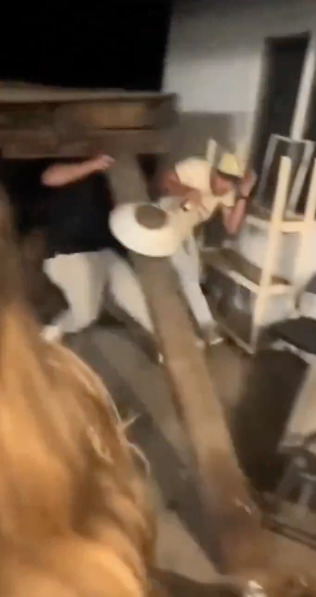 Captan colapso de techo durante baile de jóvenes