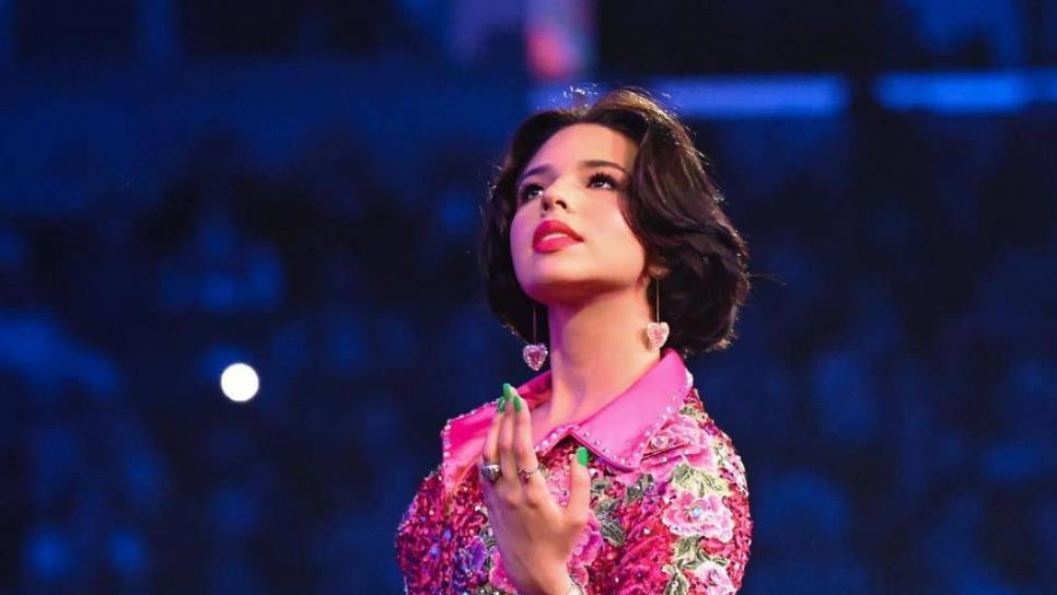 Ángela Aguilar afirma que le hizo falta ir a la escuela