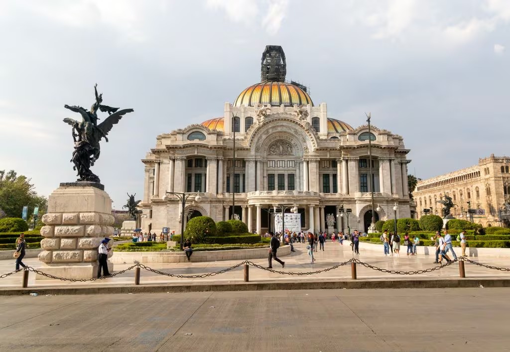 Homenaje a Silvia Pinal en Bellas Artes