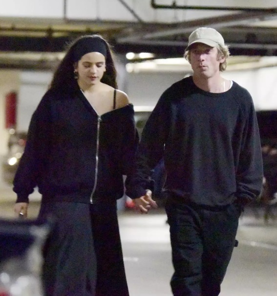 Rosalía y Jeremy Allen White no son novios