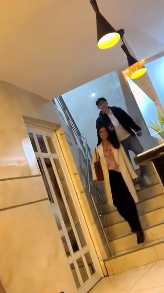 Joven descubre a su novia infiel saliendo de hotel