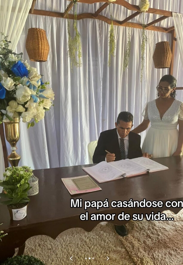 Mujer aplaude boda exesposo