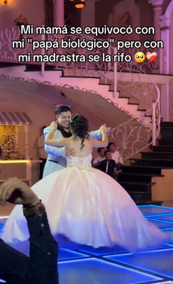 Quinceañera preume a madrastra en fiesta de XV