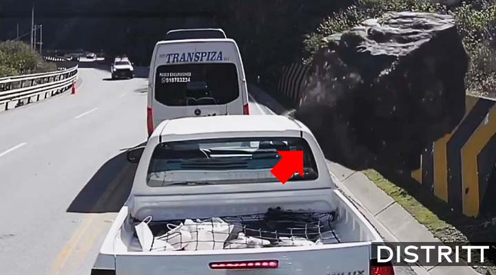 Roca gigante aplasta a camioneta con cuatro tripulantes |VIDEO