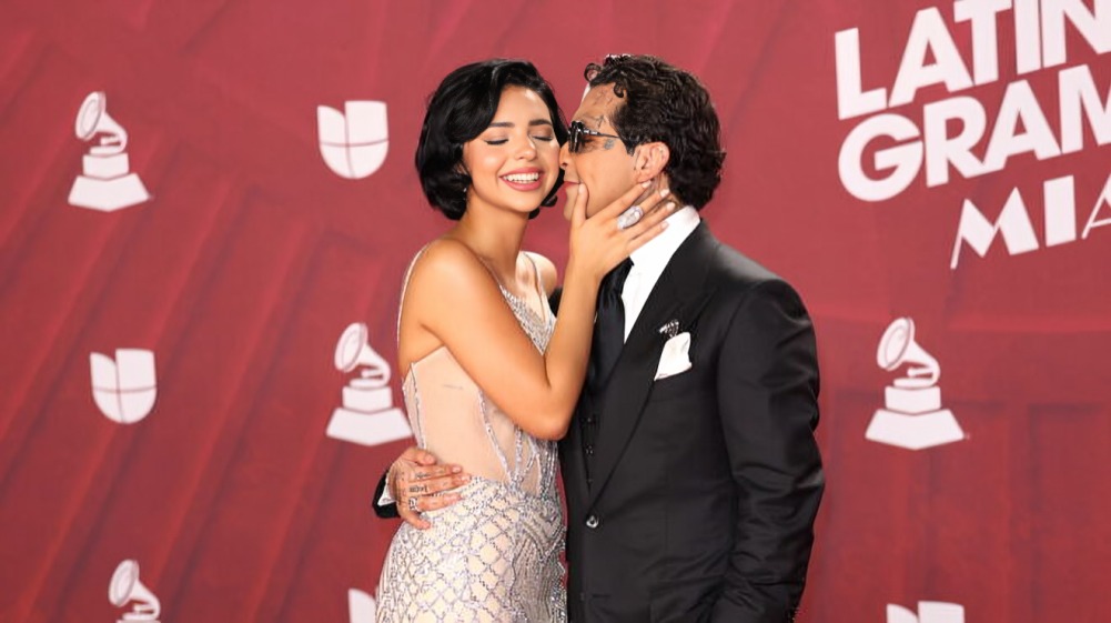 Nodal y Ángela Aguilar alejados en redes sociales