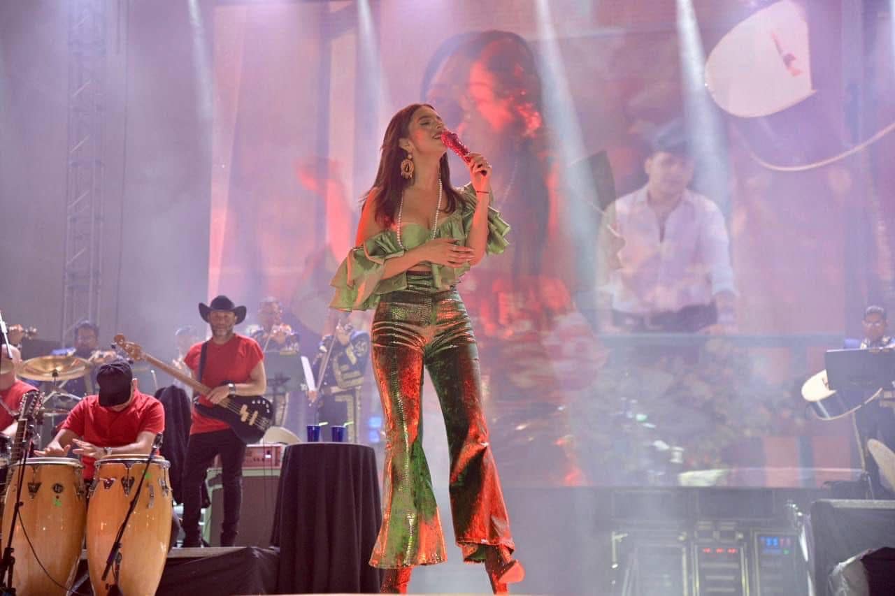 Ángela Aguilar humilla a su público en concierto