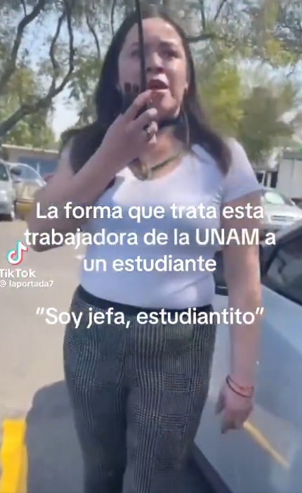 Vigilante amenaza a alumno por no mostrar credencial