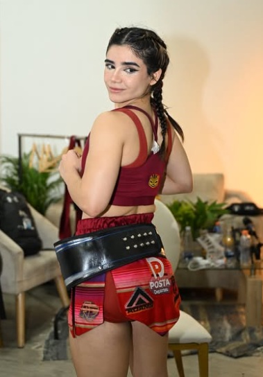 ¿Quién es la sreamer Alana Flores?