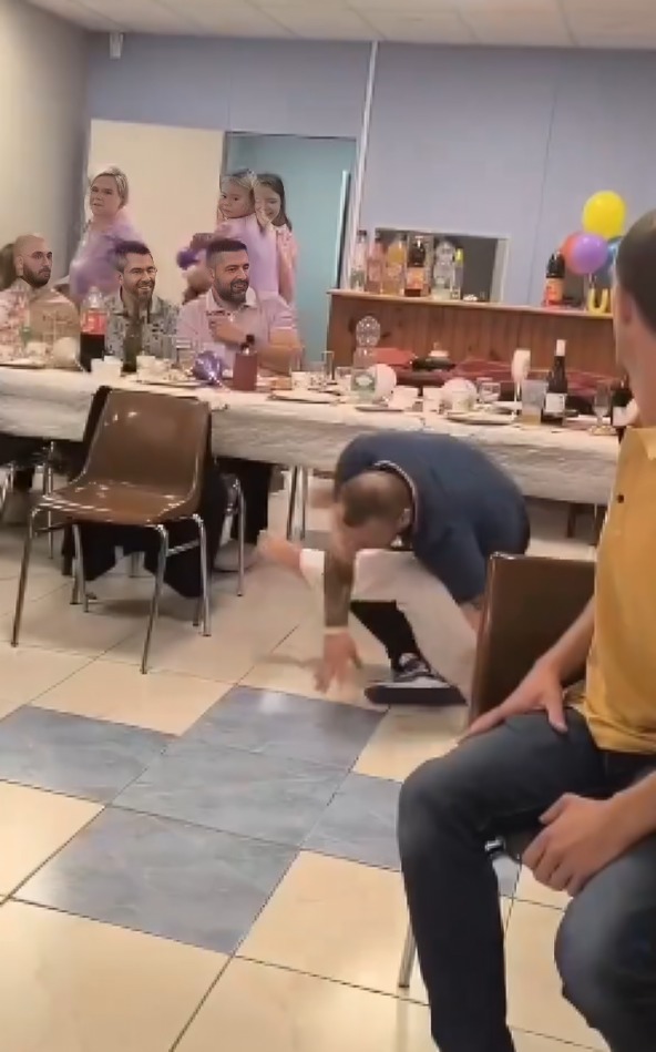 Video de mujer que rompe pierna a hombre de Baby Shower