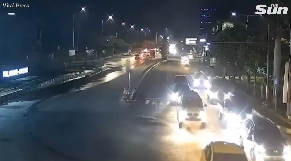 Conductor cae de puente tras seguir a Google Maps