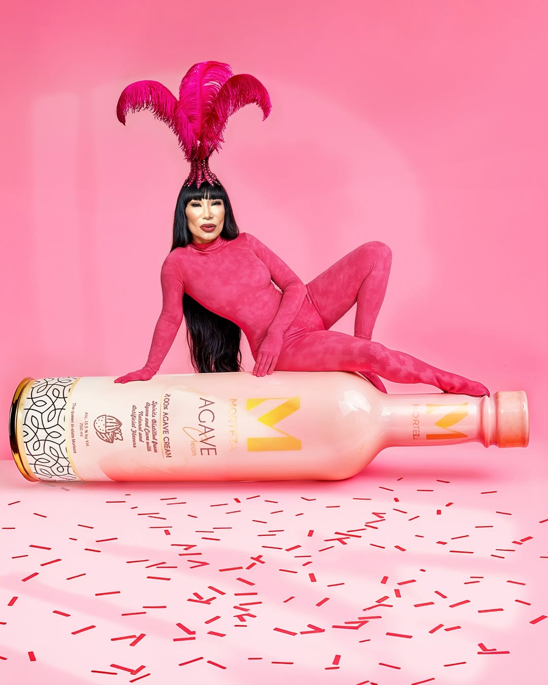 Lyn May reaparece y la comparan con Kim Kardashian