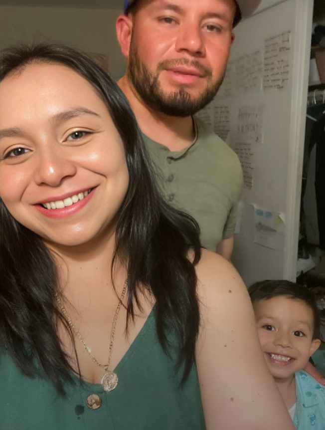 Mujer presume relación con su primo