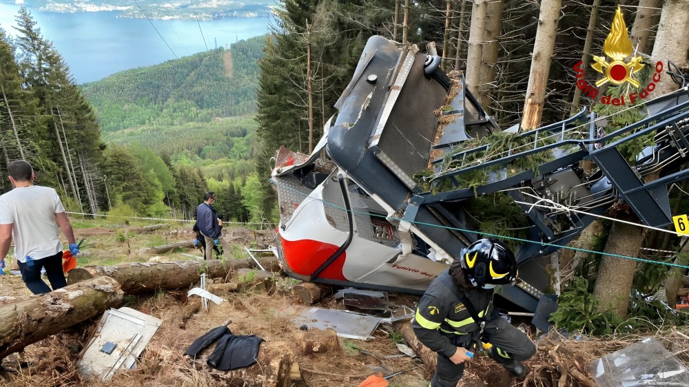 Reportan varios muertos tras desplome de teleférico
