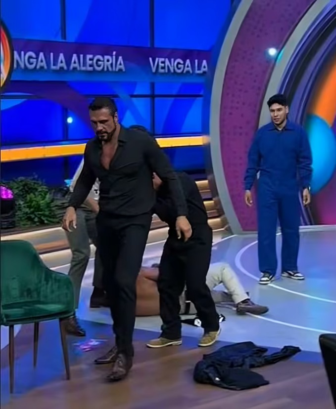 El Patrón golpea a miembros del equipo de VLA