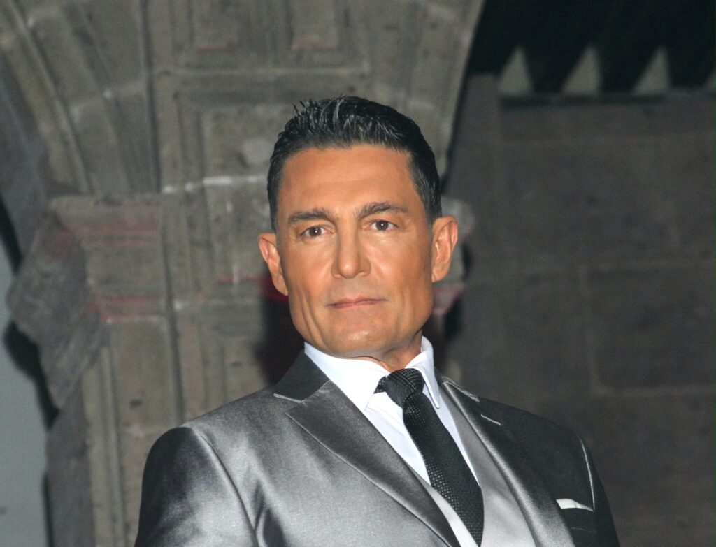 Fernando Colunga mantuvo en secreto noticia de su hijo por más de un año