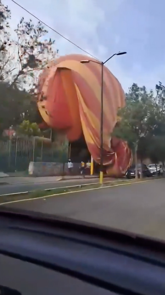 Edomex. Globo aerostático se desploma cerca de Teotihuacán