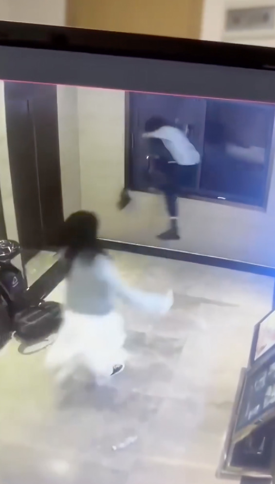 Joven salta al vacío tras discutir con su compañera