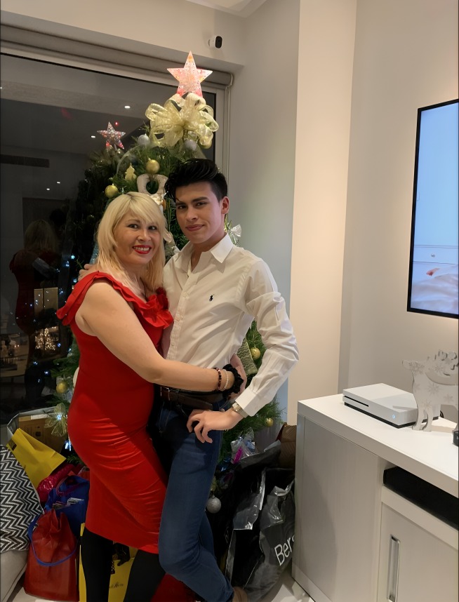 La Divaza y madre