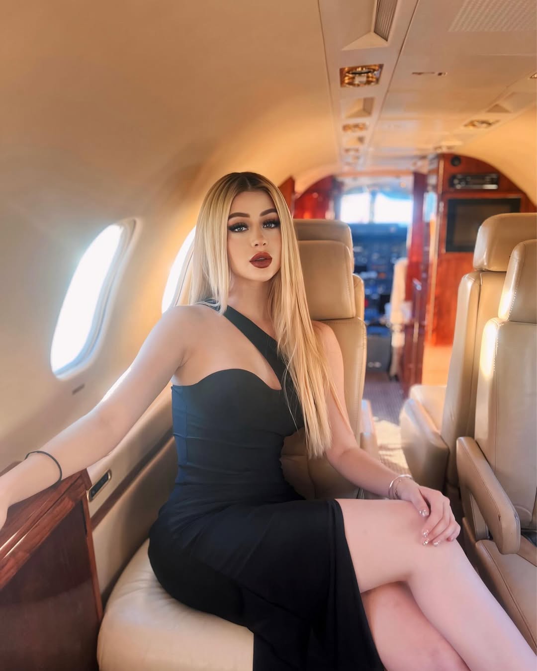 Valeria Márquez: dejan ramo de rosas con mensaje de perdón