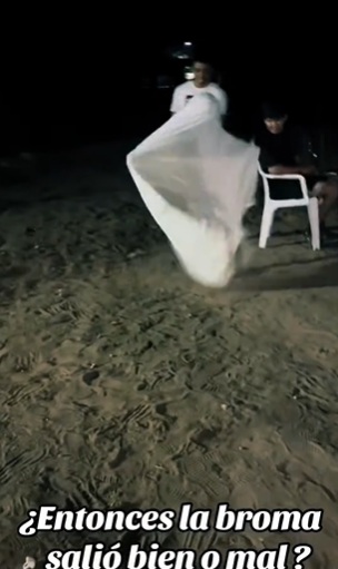 Broma sobre La llorona durante fogata