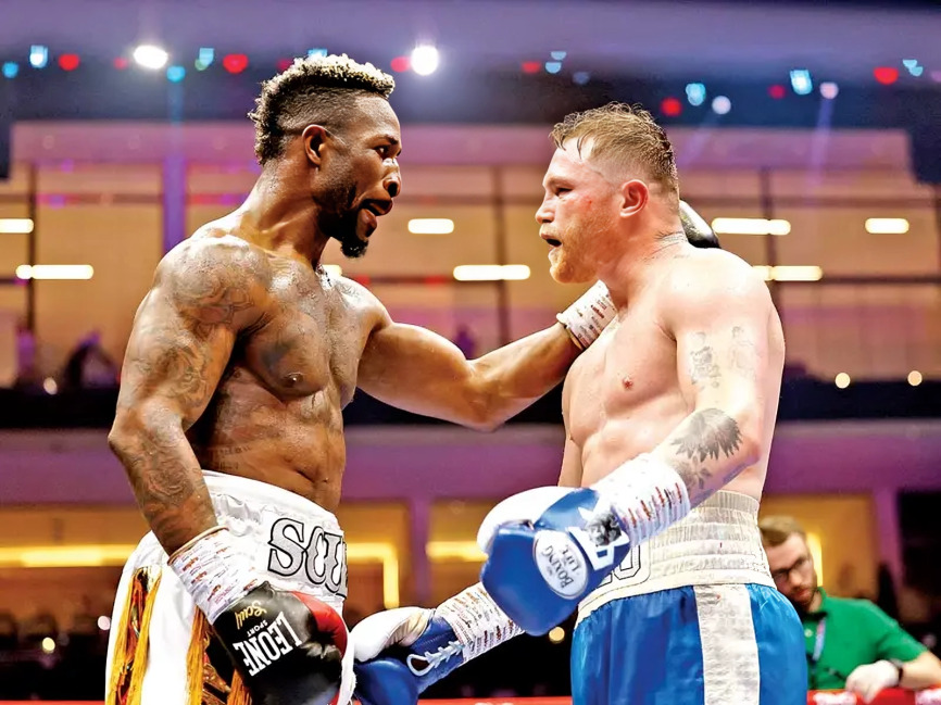 William Scull se burla de la victoria de Canelo Álvarez