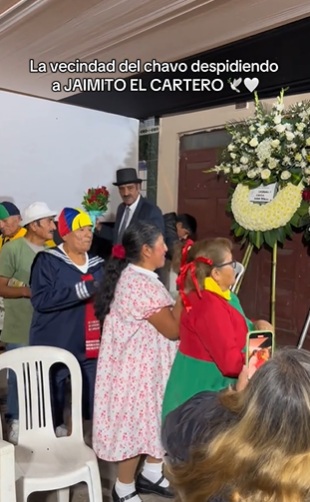 Hacen funeral con temática de El chavo del 8 a imitador de Jaimito