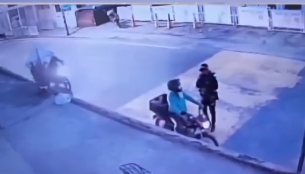 Francotirador asesina a policías en Colombia