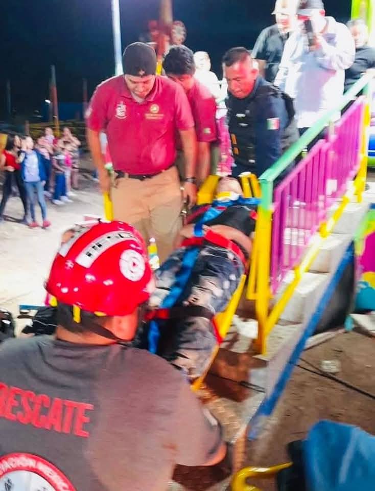 Juego mecánico se desplomó en la feria de El Carmen en NL