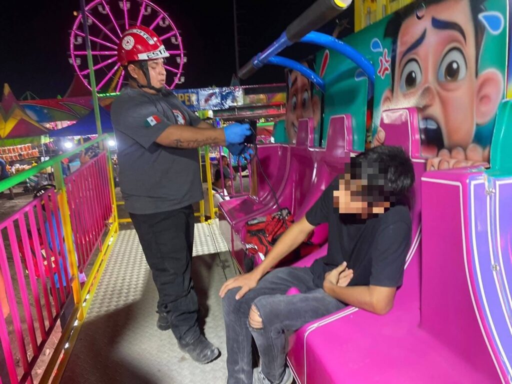 Juego mecánico se desplomó en Nuevo León