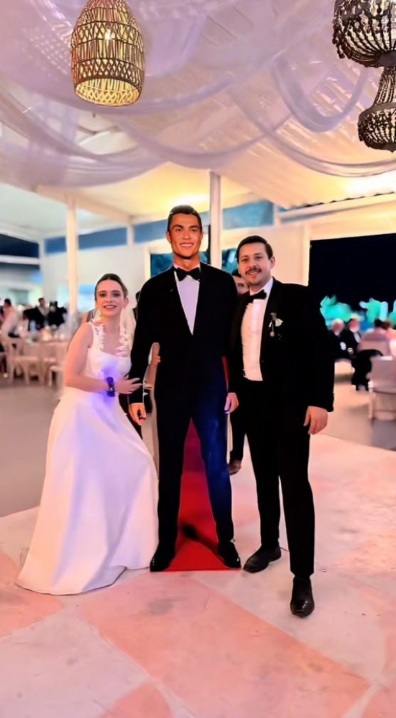 Novios festejan boda con temática de Cristiano Ronaldo