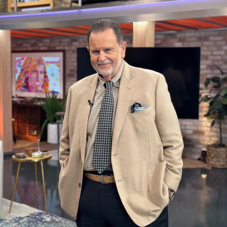 Raúl de Molina muestra resultados de cirugía estética