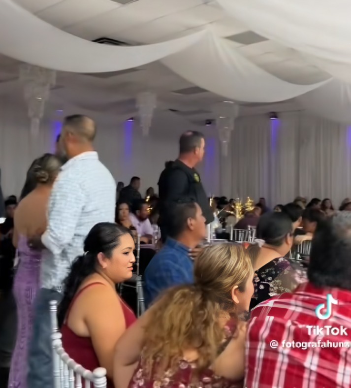Redes reaccionan a mometno incómodo en fiesta de XV años