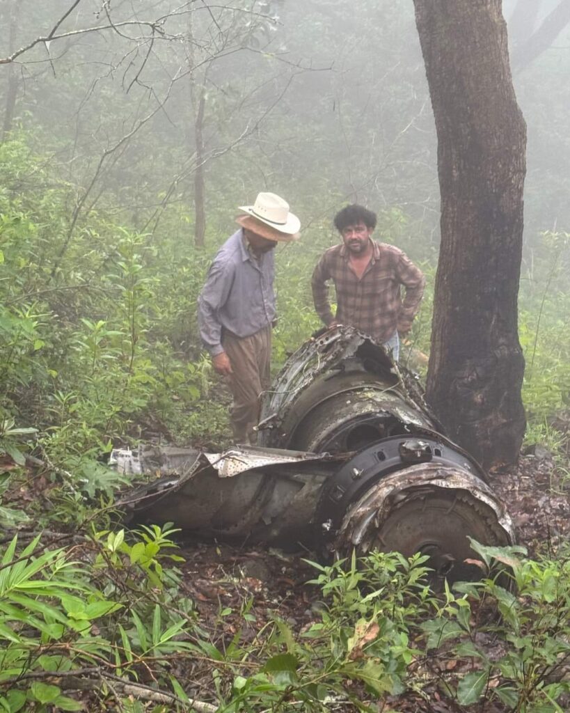 Hallan restos del avión 50 años después