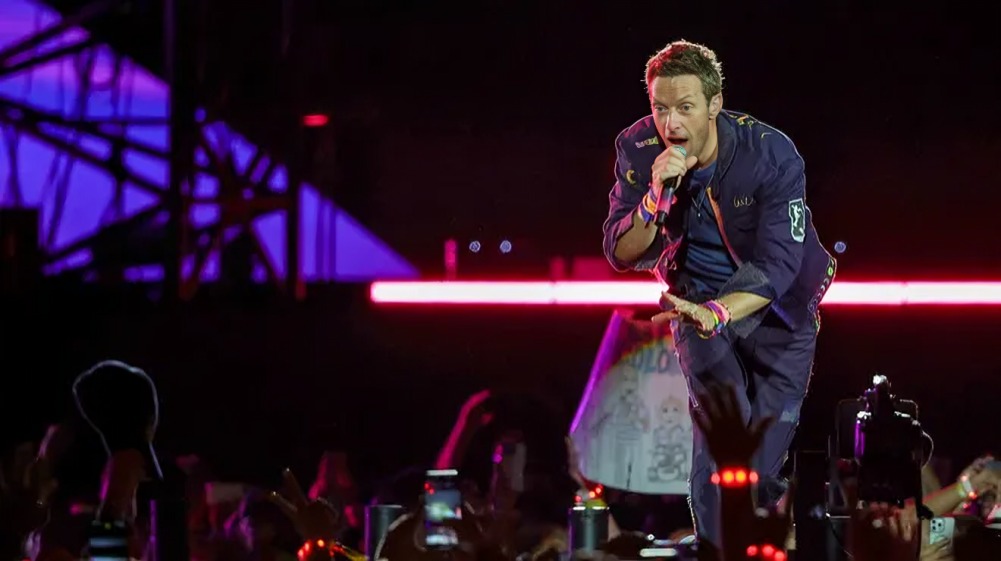 Coldplay exhibe infidelidad en concierto
