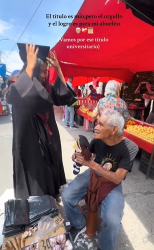 Graduada sorprende con título a su abuelo vendedor de ajos