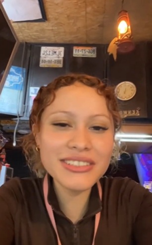 Dueña expone a influencer que quiso comer gratis en su restaurante
