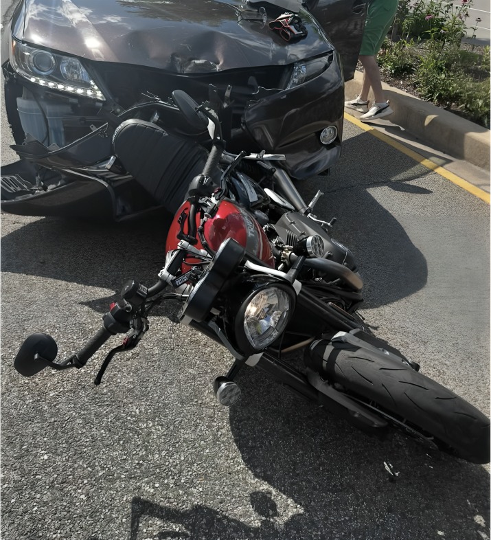 Motocicleta de El Estaca quedó destrozada