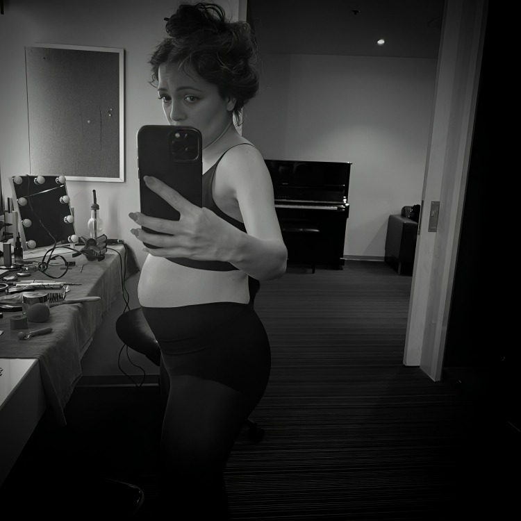 Natalia Lafourcade se convertirá en mamá a su 41 años