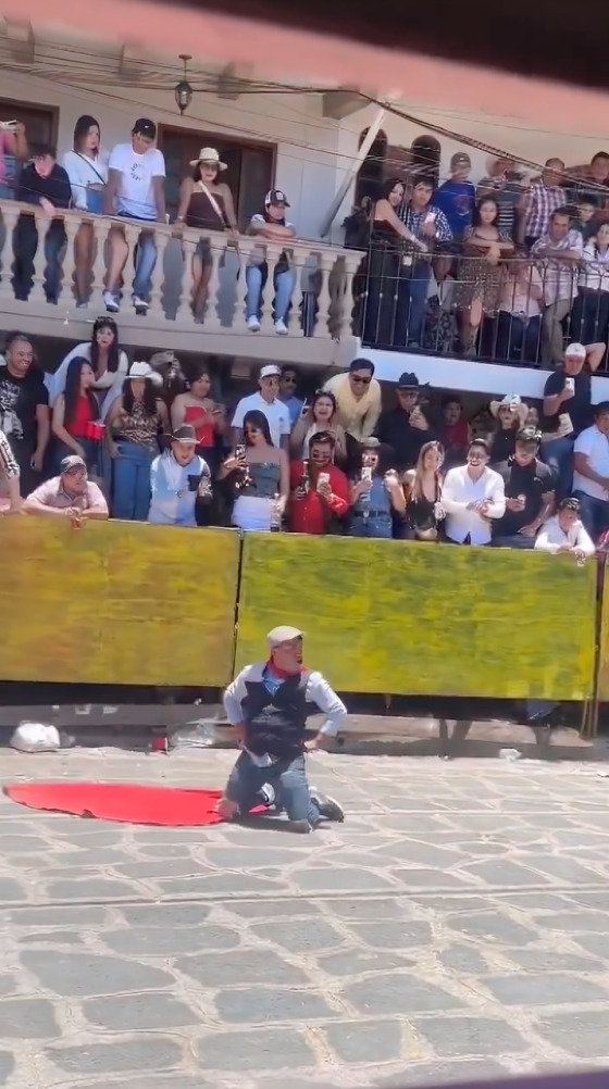 Tlaxcala. Toro embiste a hombre en Huamantlada