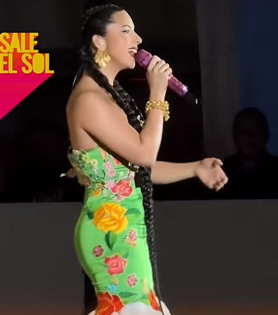Ángela Aguilar dedica concierto a familias separadas por Trump