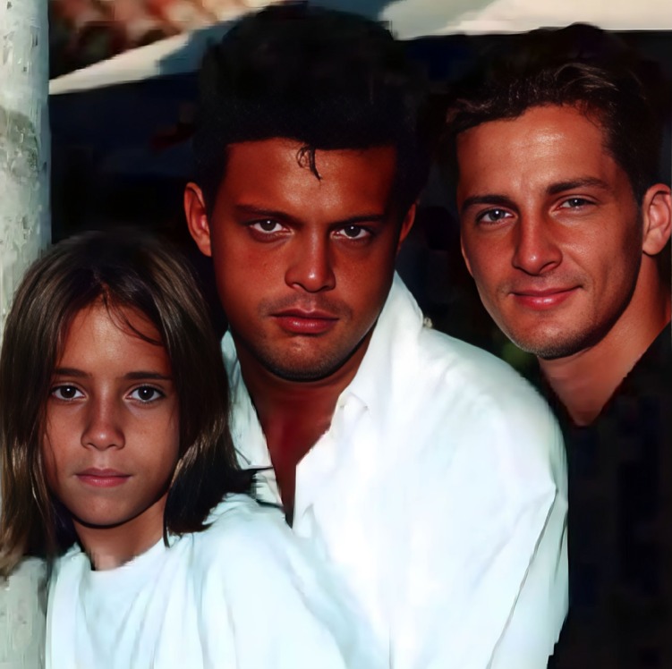 Reaparece hermano menor de Luis Miguel