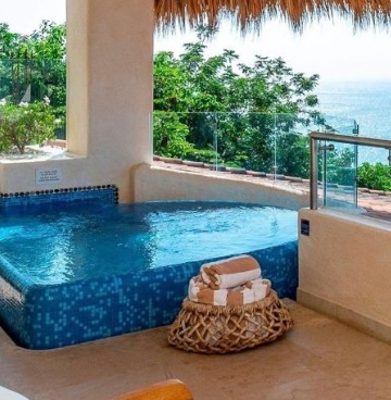 Hombre muere en hotel de Ixtapa