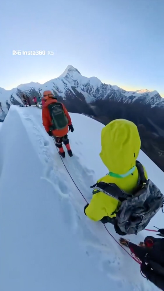 Alpinista muere tras caer de monte Nama