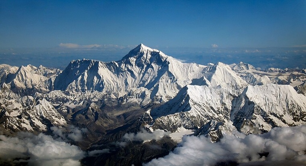 Mujer revela que terminó herida tras subir Monte Everest