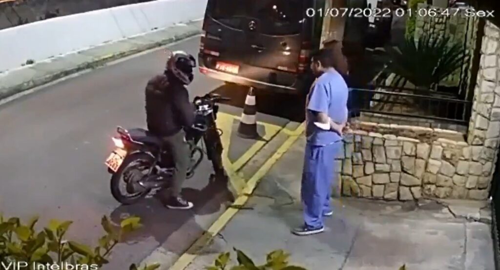 Pareja se defiende a golpes a ladrón