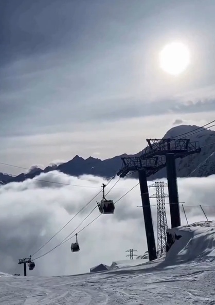 Teleférico se desploma tras ruptura de cable en Rusia 
