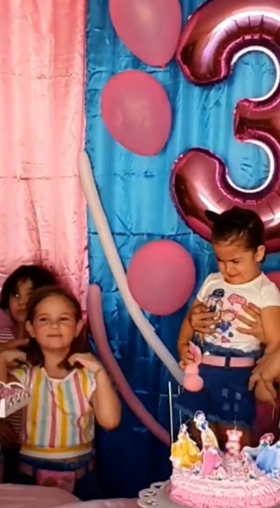 Pelea de hermanas por pastel de cumpleaños de origen